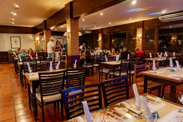 Momentos do jantar no Hotel Colonial Iguaçu